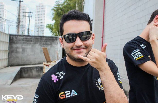 Takeshi – Forjando a Faixa – Um olhar sobre a carreira do Capitão