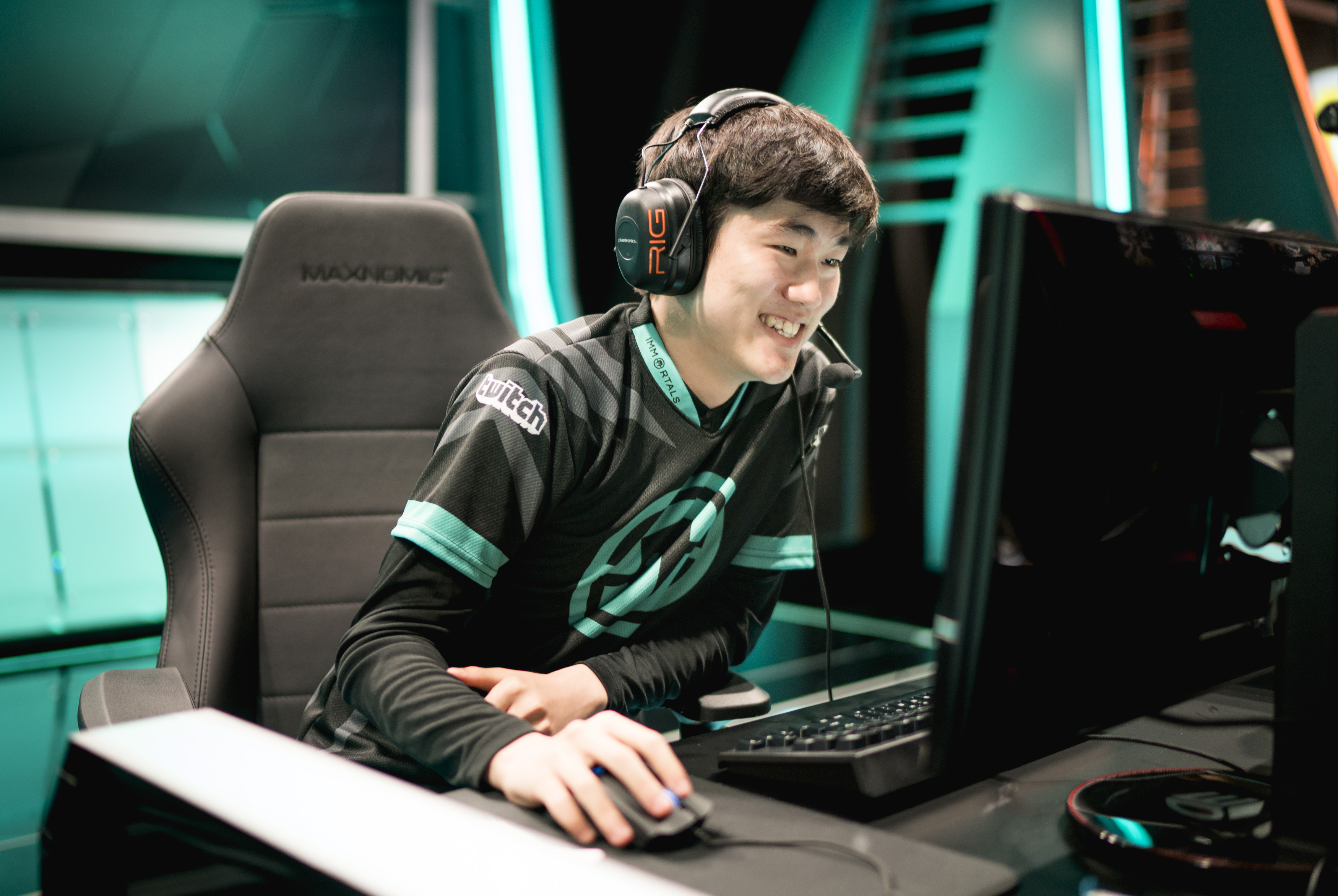 Immortals renova o contrato de Pobelter por mais 2 anos