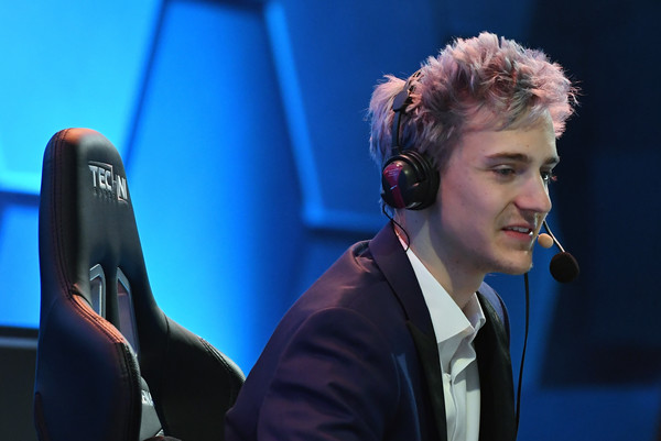 Ninja fica em 1° lugar, na frente de Cristiano Ronaldo, em ranking de interações sociais de Abril