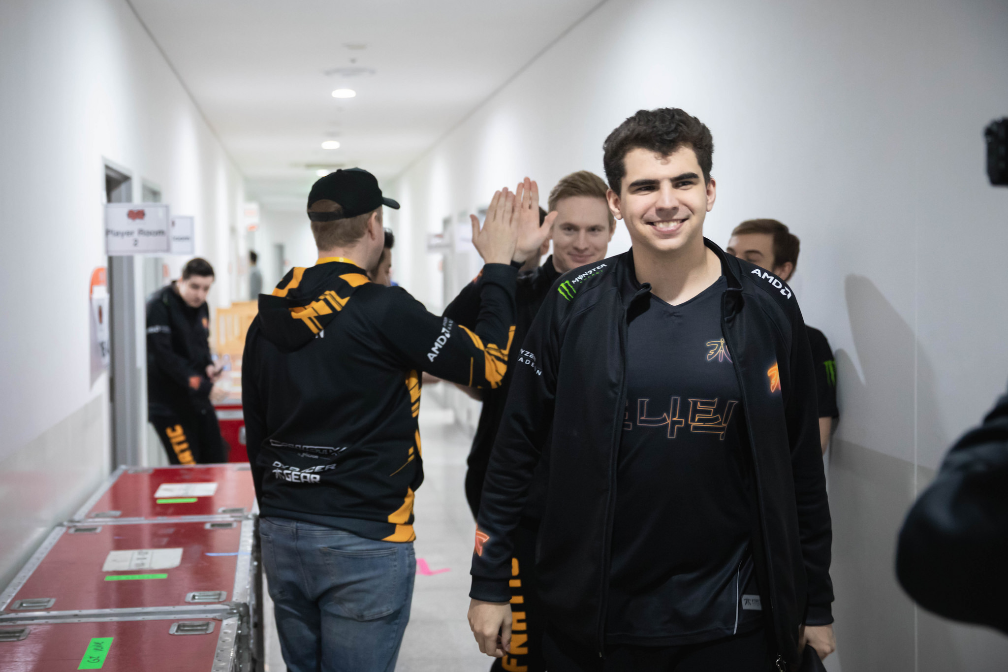 Fnatic vence a Cloud9 e avança para a final do Mundial 2018