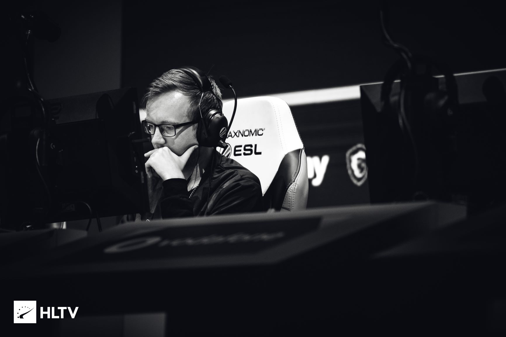 Fora do Major, mousesports põe dois jogadores e treinador no banco