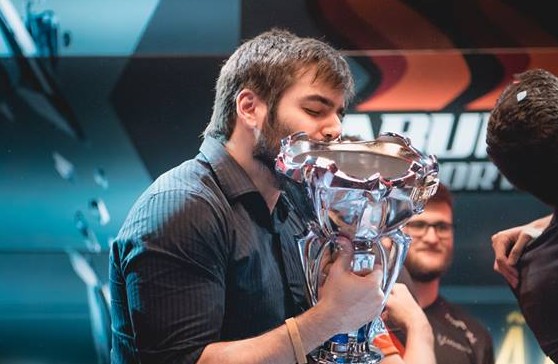 LoL: Halier deixa KaBuM!