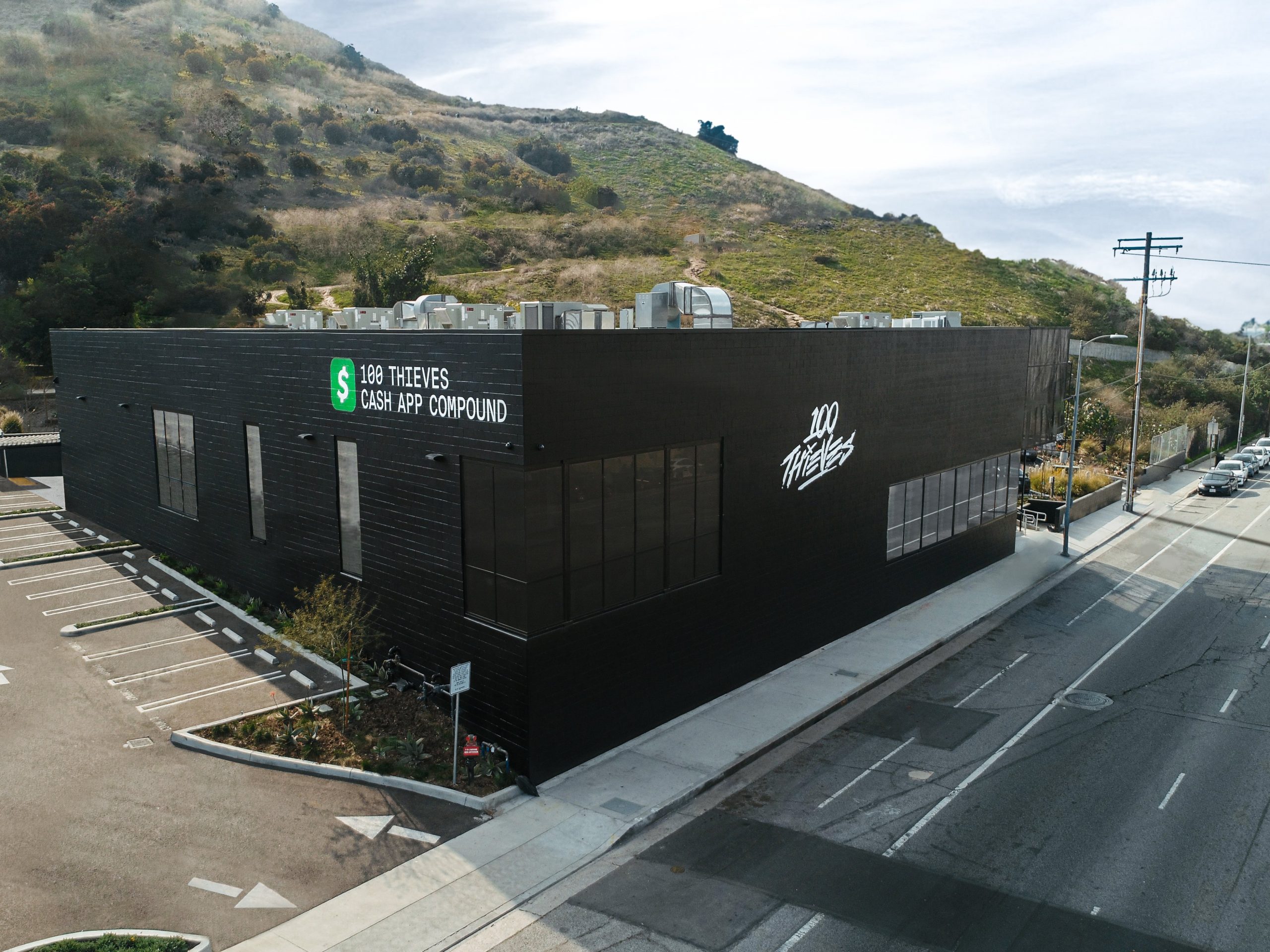 100 Thieves divulga seu centro de treinamento milionário