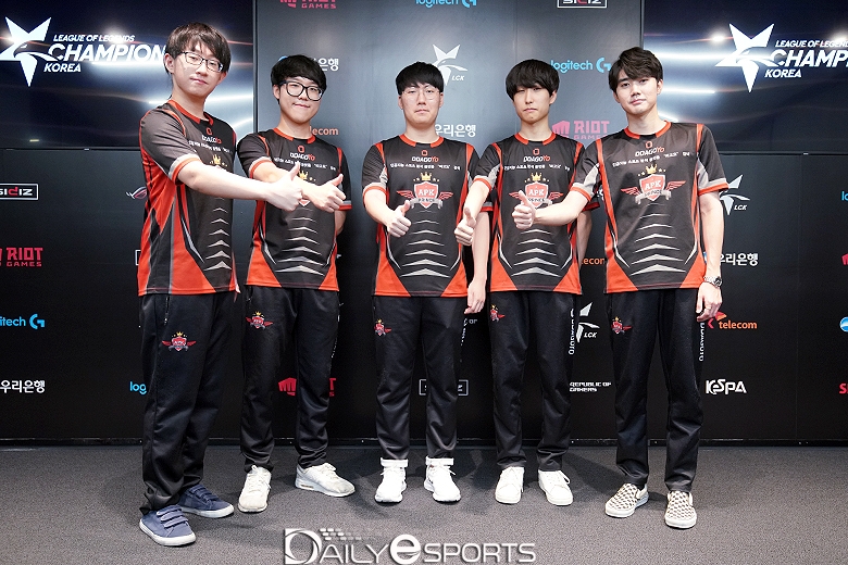 LoL: Time da APK Prince berra de alegria ao vencer a KT Rolster na LCK 2020