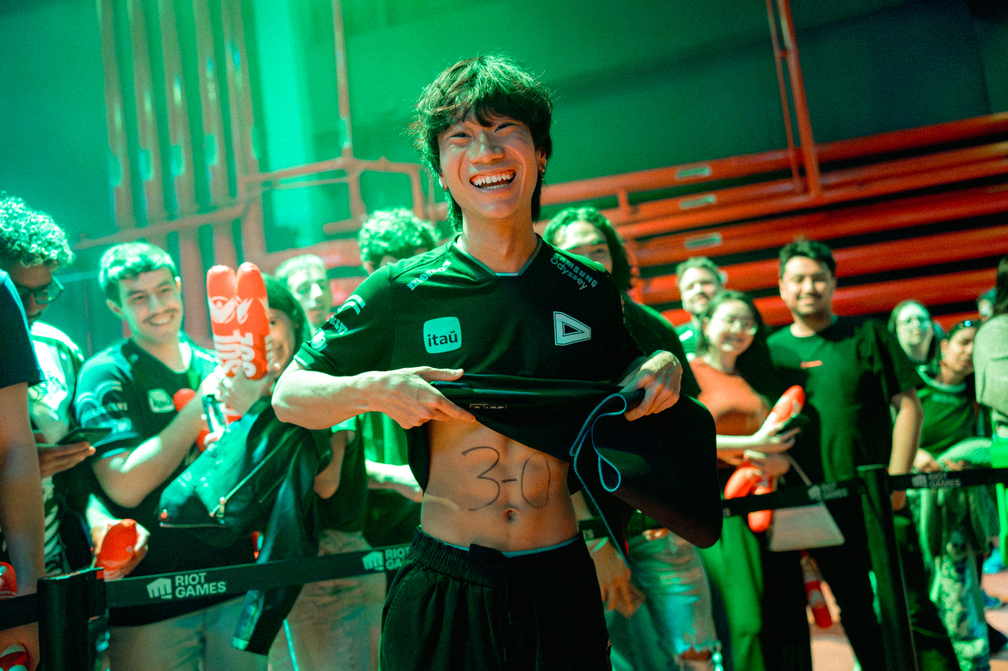 LTA Sul 2025: LOUD segue evoluindo e elimina a FURIA em uma varrida