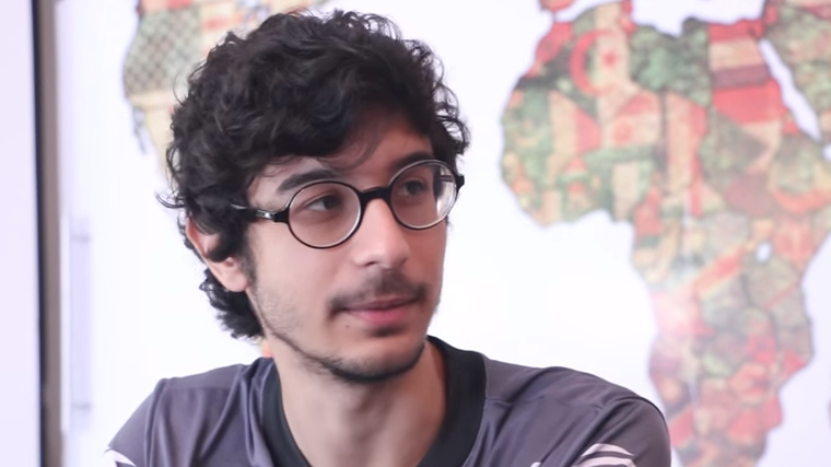 Revolta ajuda campanha Beneficente