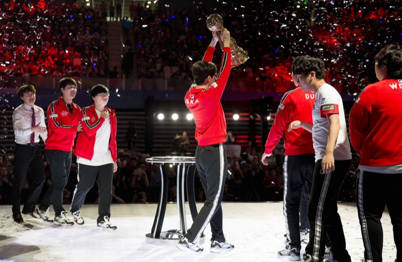 Coach da SKT pede desculpa aos fãs por ter feito previsão errada que o time estaria fraco