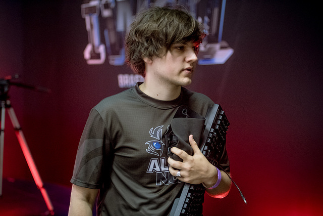 Para Kira, Albus Nox conseguiria Top 4 na LCS NA e Top 6 na LCS EU