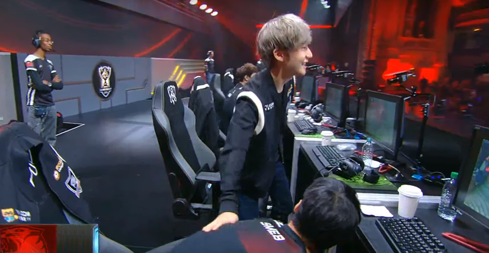 Em série incrível de Peanut, ROX Tigers vence EDG e avança no Mundial