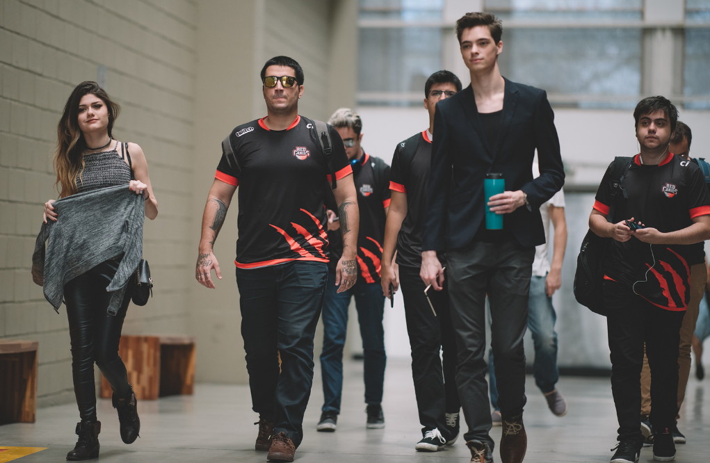 Imbatível! Red Canids atropela CNB e está com um pé nos playoffs