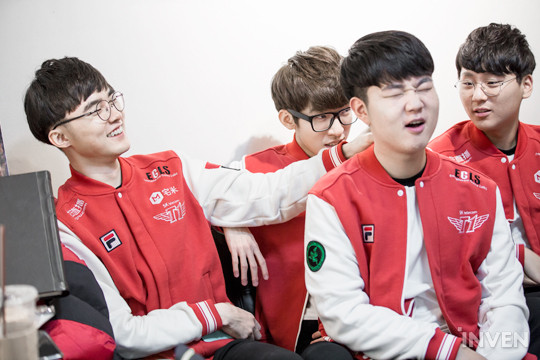 SKT e KT seguem empatadas no topo, veja alguns fatos da LCK 2017