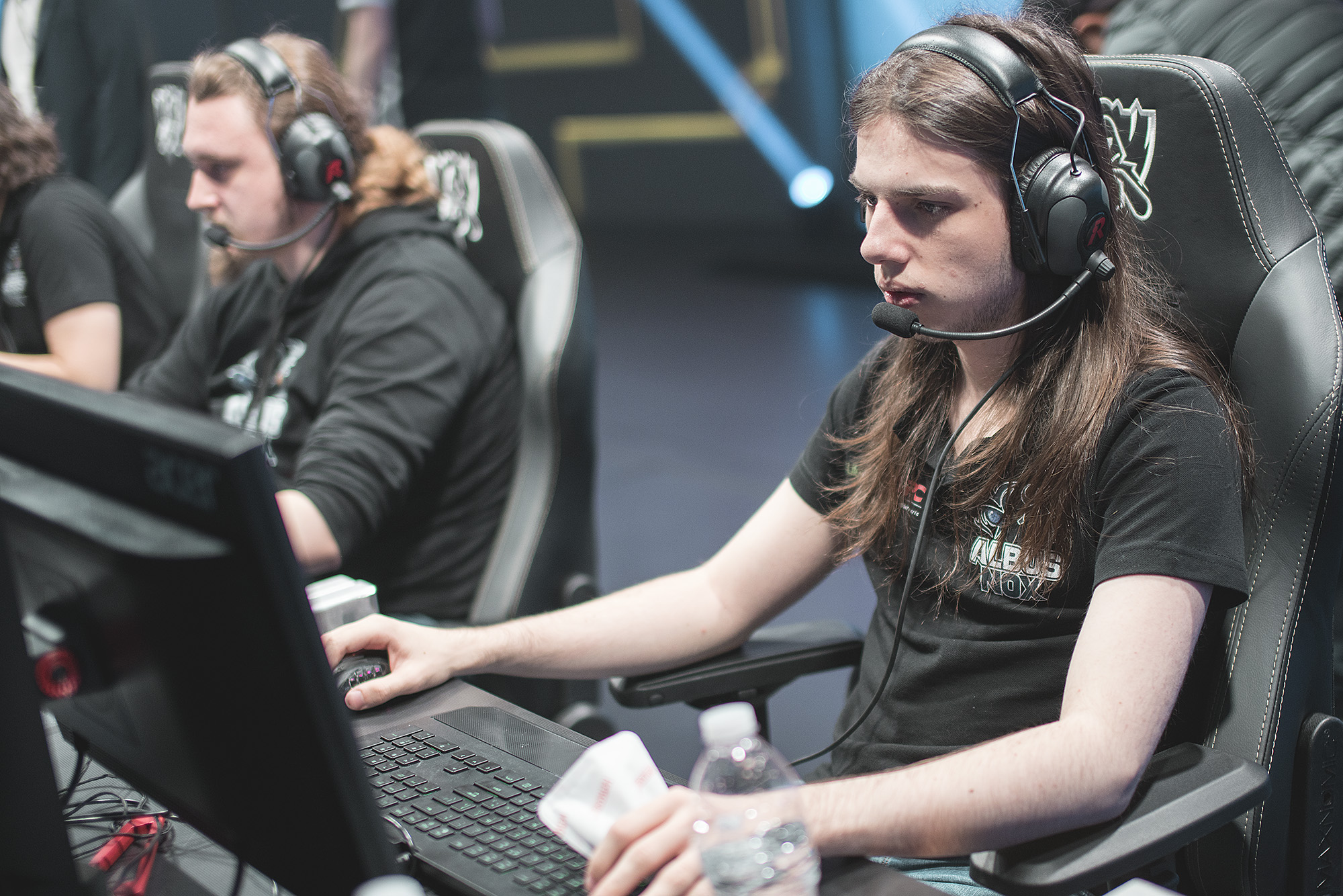 Jogador faz denúncia de comportamento tóxico de Likkrit na soloQ europeia