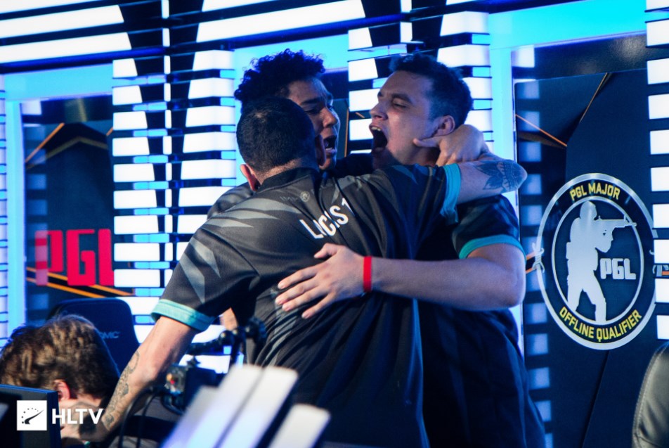 Depois de kNg ter seu contrato rescindido, gêmeos da Immortals pedem para deixar o time