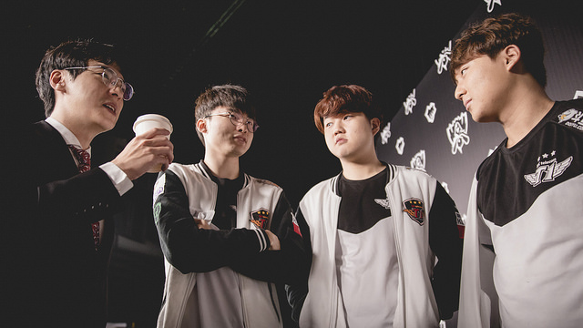 SK Telecom T1 passa sufoco mas consegue virar a série e vencer a Misfits no Mundial