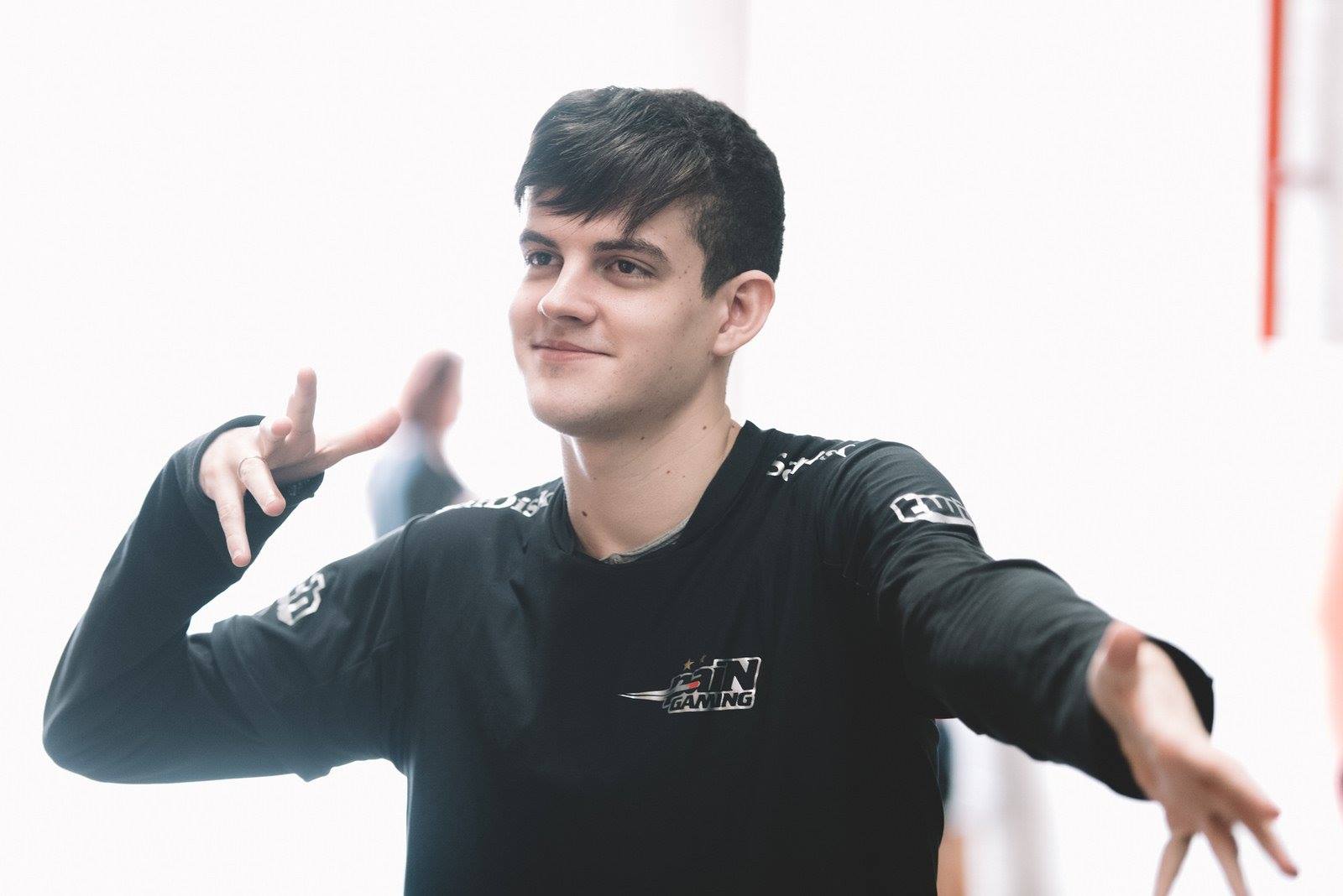 Kami fica na paiN; Time confirma contratações para 2018