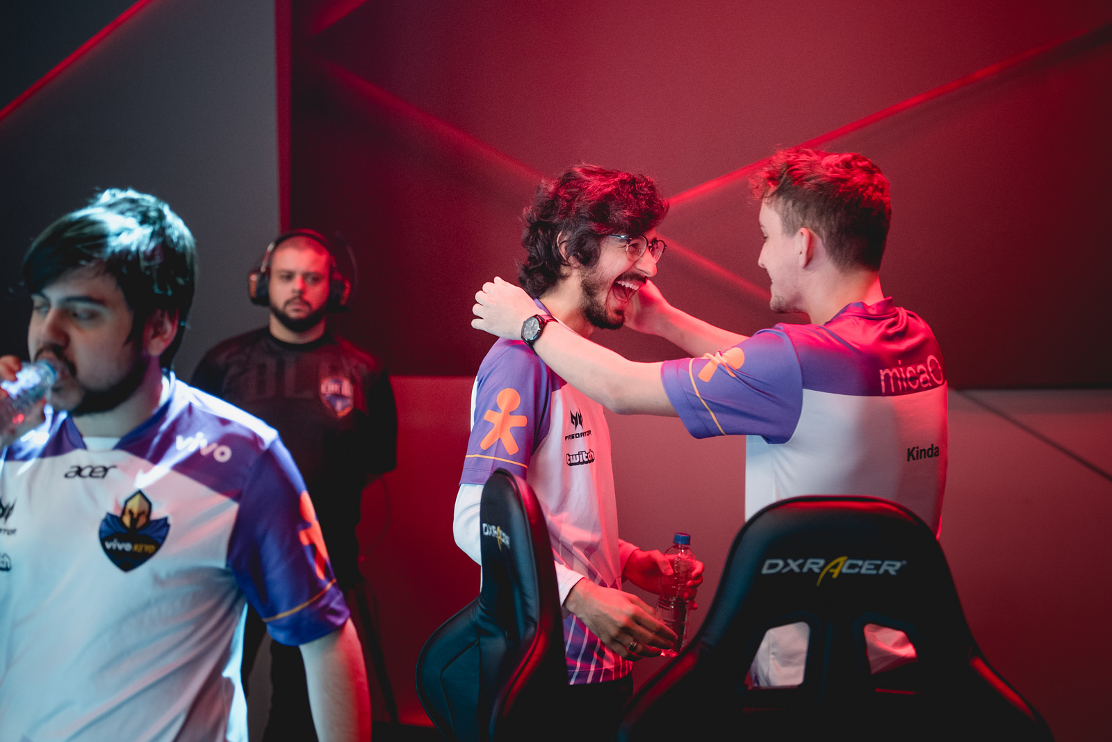 Em série bastante disputada, Vivo Keyd vence a RED Canids e avança para a final do CBLoL 2018.