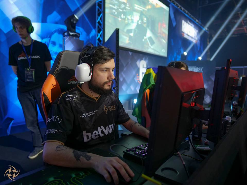 Brasileiros da NiP começam bem na DreamHack e estão nas quartas de final