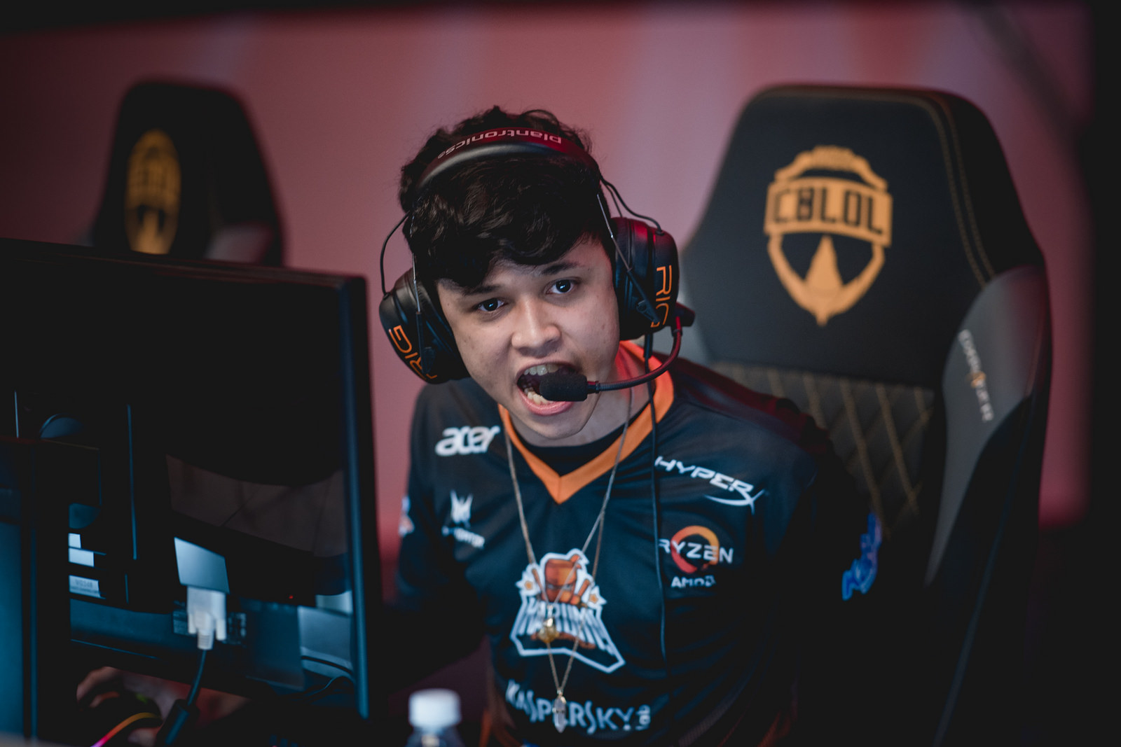 LoL: Bicampeão brasileiro, TitaN é o novo reforço da RED Canids