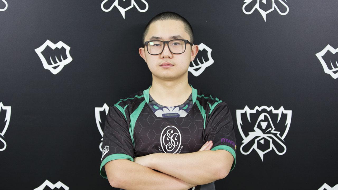 Shernfire, da Dire Wolves, recebe punição no Mundial por comportamento tóxico na soloQ