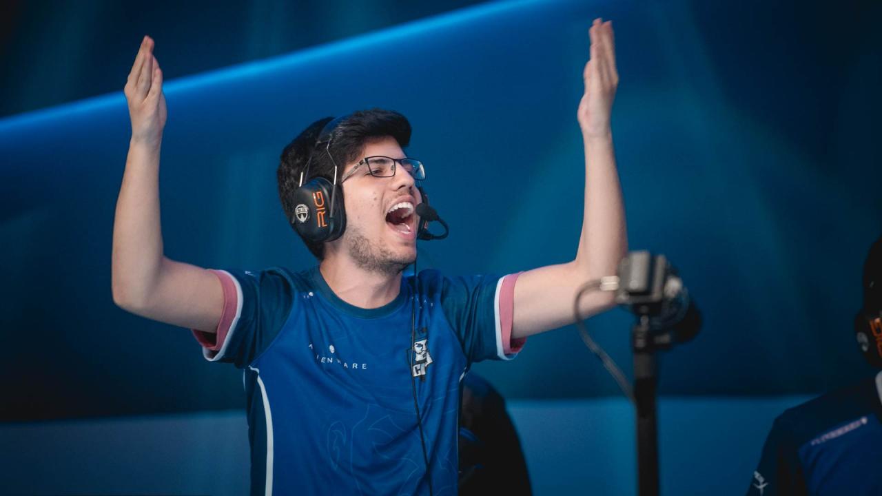 Robo assina com Flamengo para 2019