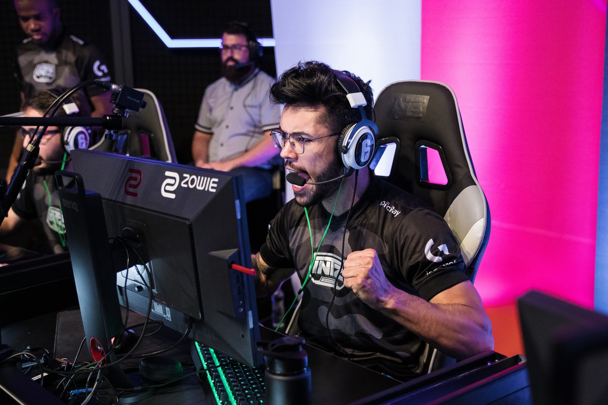 R6: INTZ anuncia desligamento de yuuK