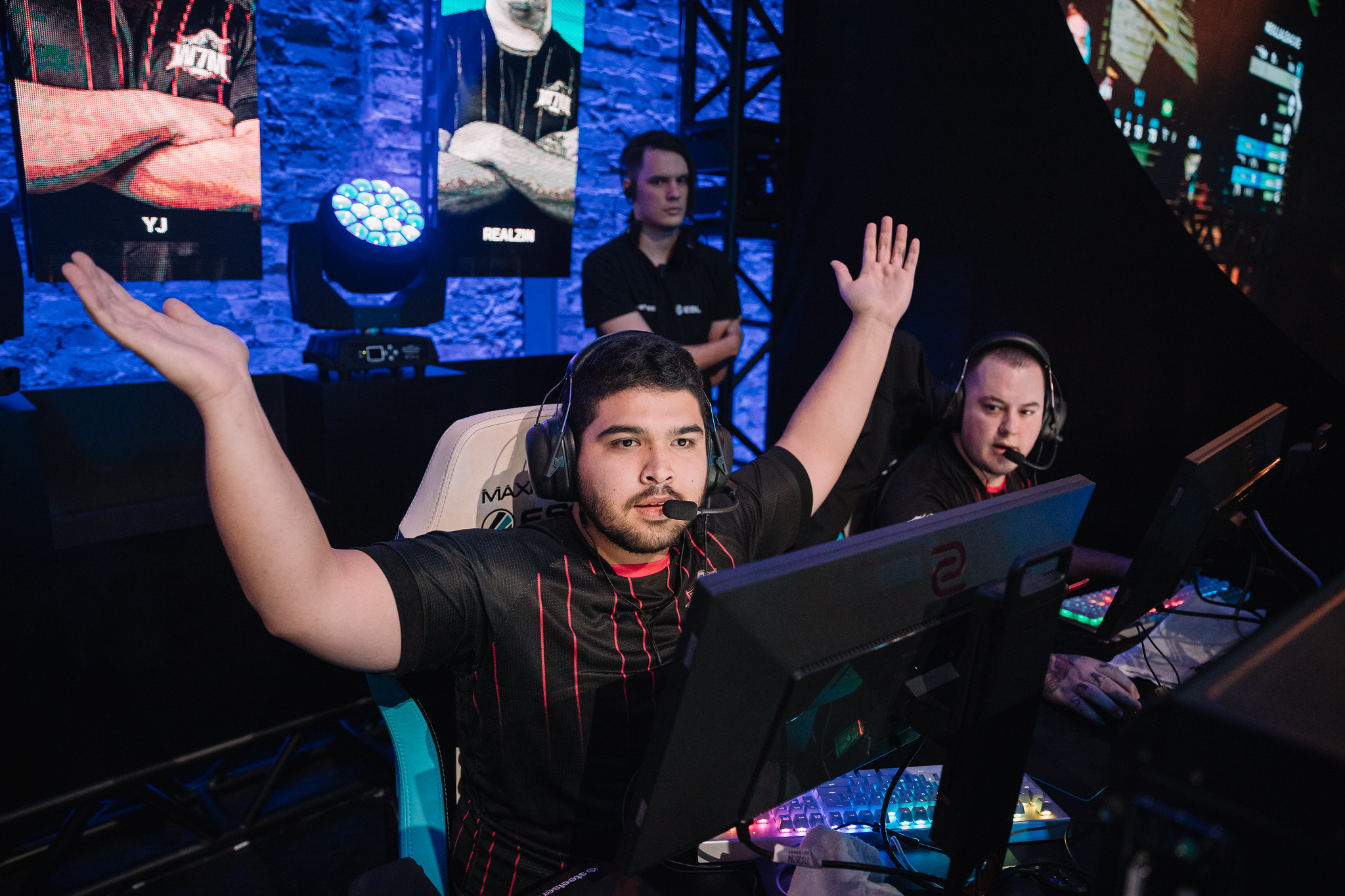 CS:GO: W7M coloca YJ no banco de reservas