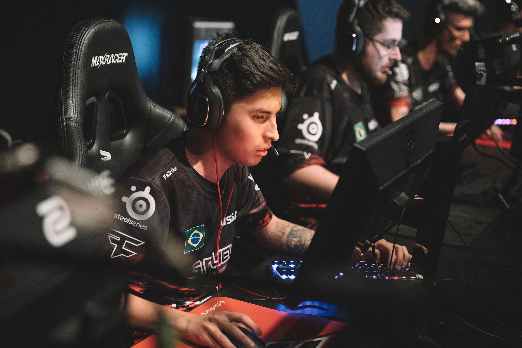 R6: Com visto de ion negado, FaZe jogará com treinador na Pro League