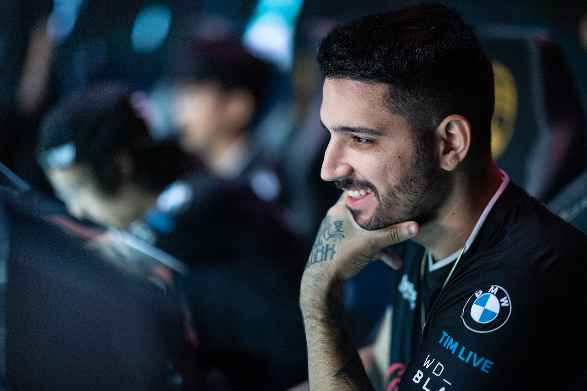 LoL: brTT explica nova build do Draven e misto com itemização clássica contra Flamengo