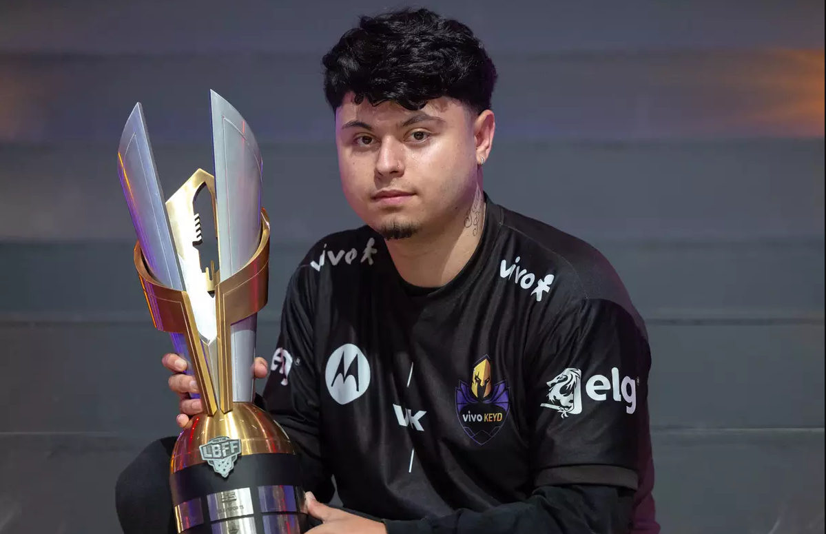 Free Fire: Fluxo anuncia a chegada de MODESTIA para o lugar de JapaBKR