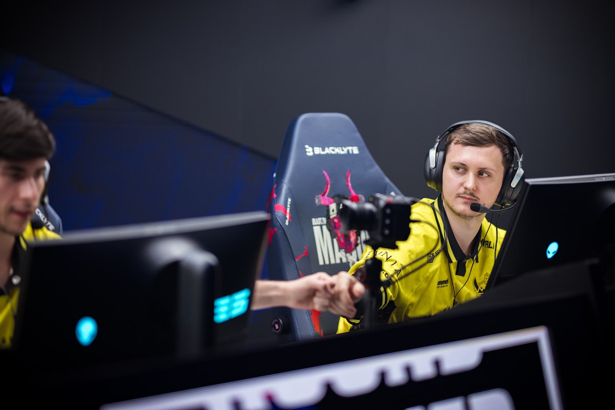 CS2: Mezii se torna o primeiro pro player a receber hashtag na rede social X