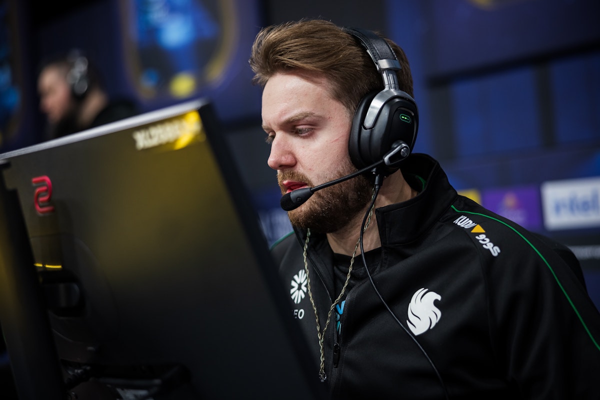 CS2: NiKo critica Valve após nova atualização