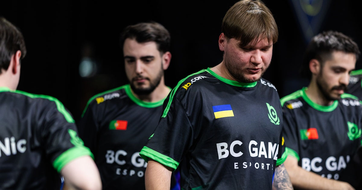 CS2: s1mple e zont1x são suspensos pela Federação Ucraniana de Esports